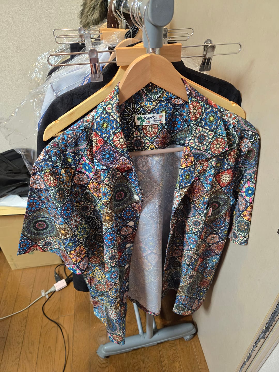 Customer photo review of 幾何学柄プリント入りキューバカラーアロハシャツ