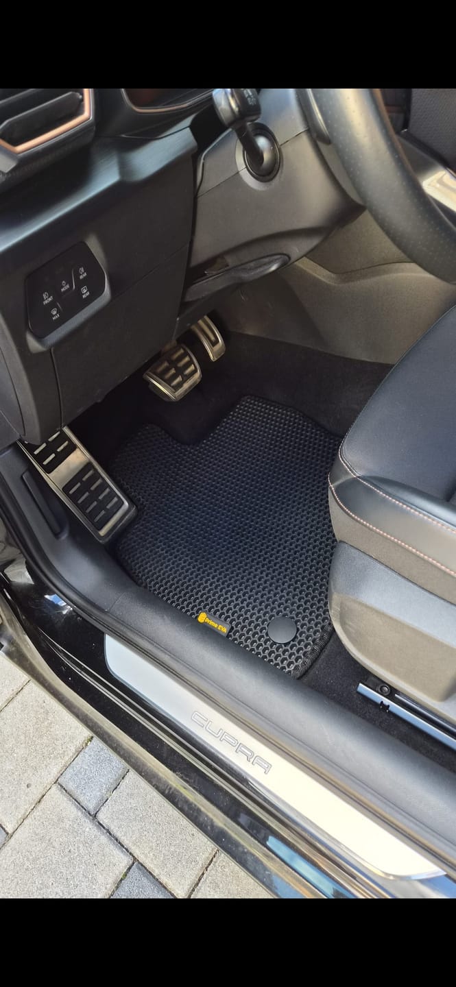 Customer photo review of Auto Fußmatten nach Maß - Vorne