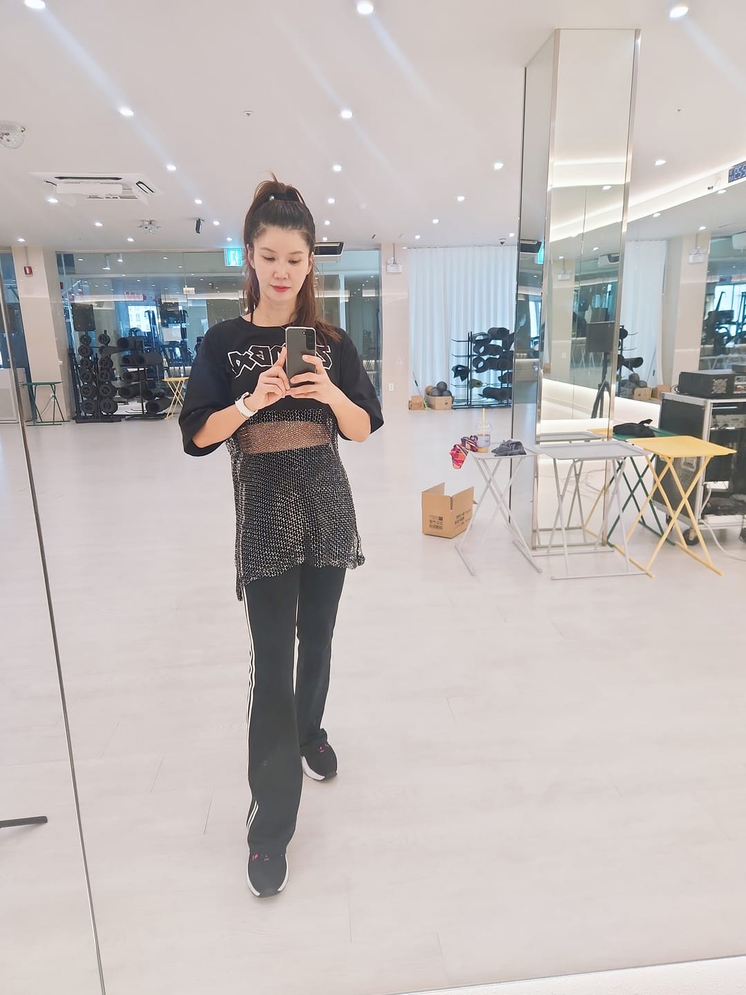 Customer photo review of Rock 'n' Roll Oversized Long Mesh Top