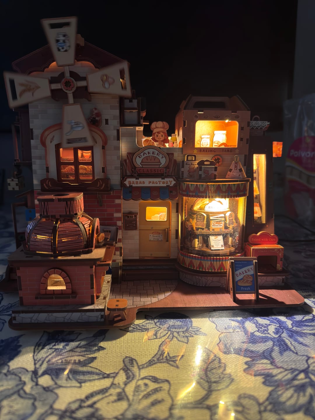 Customer photo review of Bread Factory DIY Miniature House