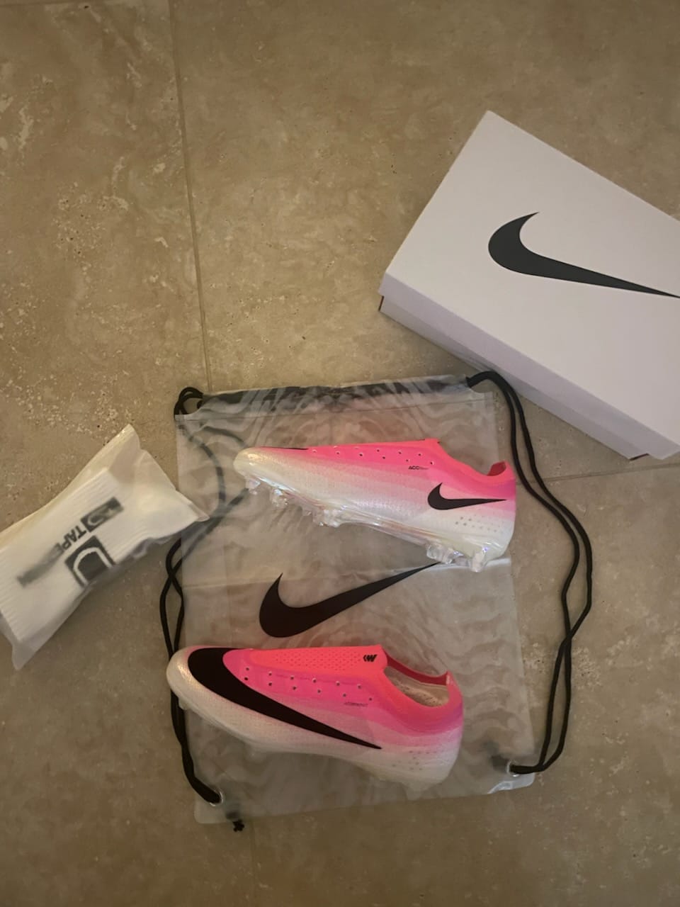 Customer photo review of Nike Mercurial Vapor 17 Elite FG - Rose/Blanc/Noir