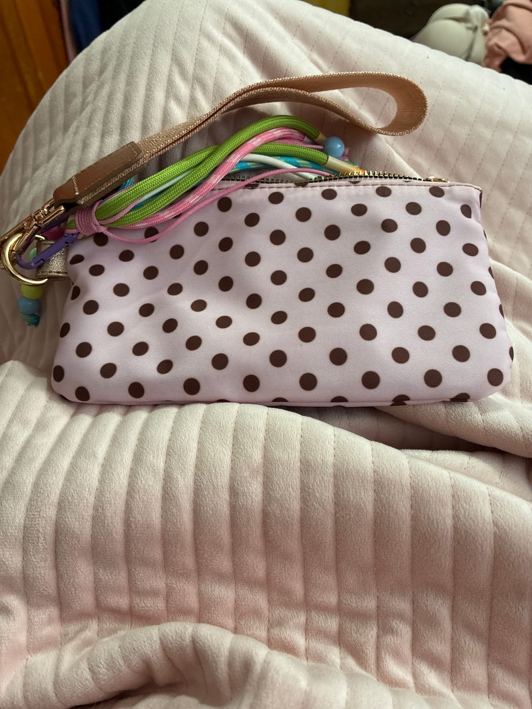 Customer photo review of Pulsera Pouch Celular Textil - Lunares Rosa