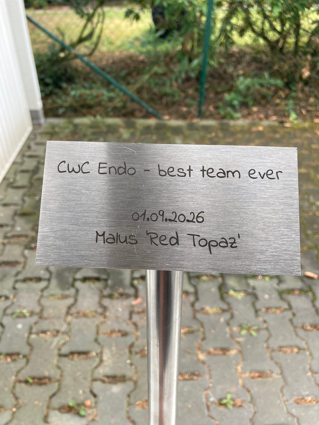 Customer photo review of V2A Edelstahlschild in verschiedenen Größen, individuell personalisierbar.