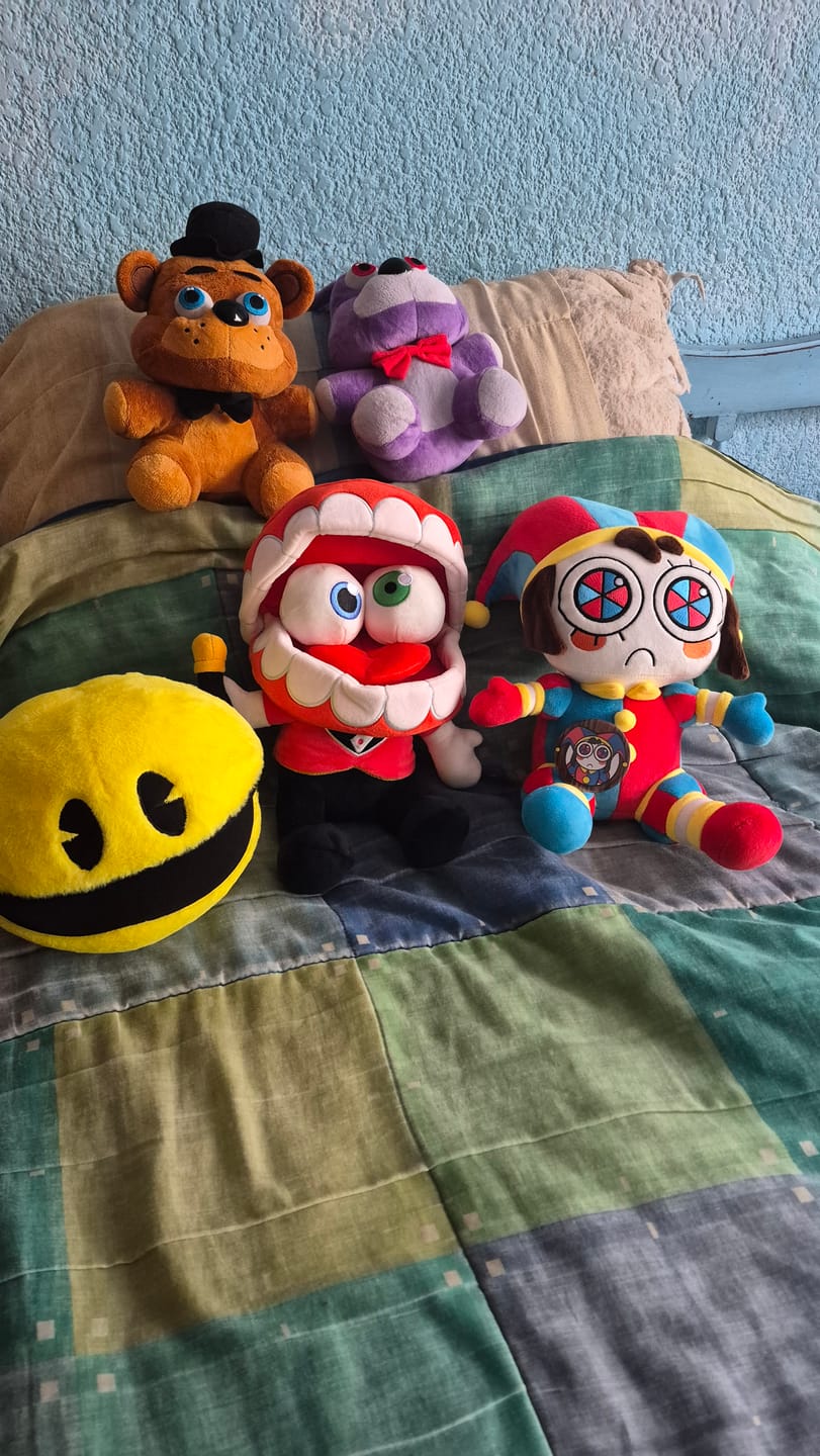 Customer photo review of Pomni Plush