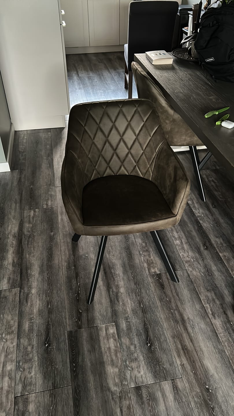 Customer photo review of Brione Draaibare Eetkamerstoel - Groen