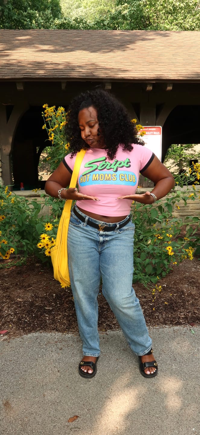 Customer photo review of HOT MOMS CLUB RINGER