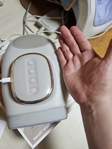 Customer photo review of Val's Gift™ Allevi Hand Massager