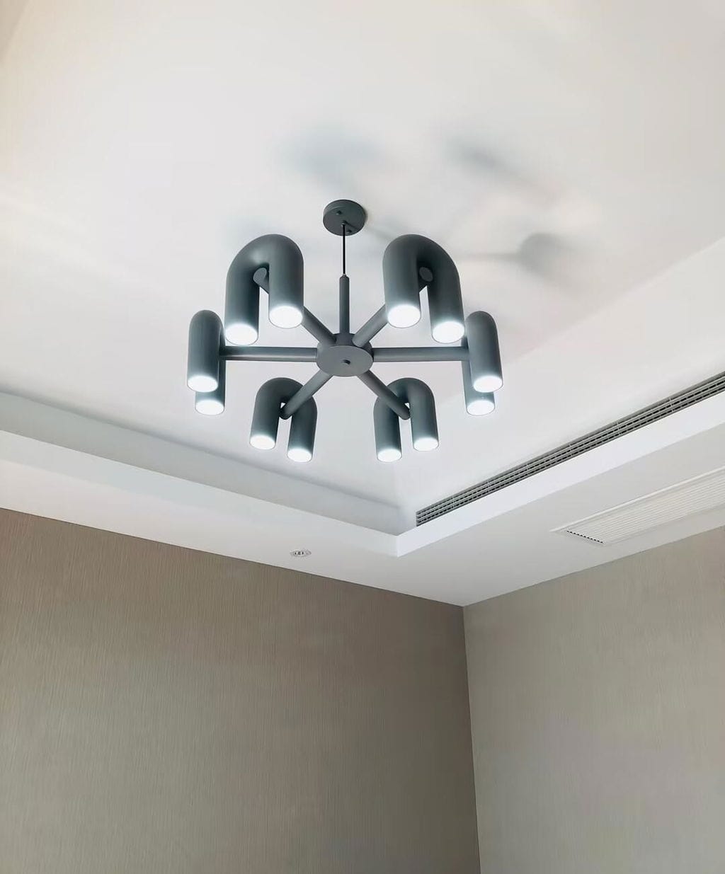 Customer photo review of Cirkus Chandelier, Integrated LED, Movable U-Heads, Linear or Circular