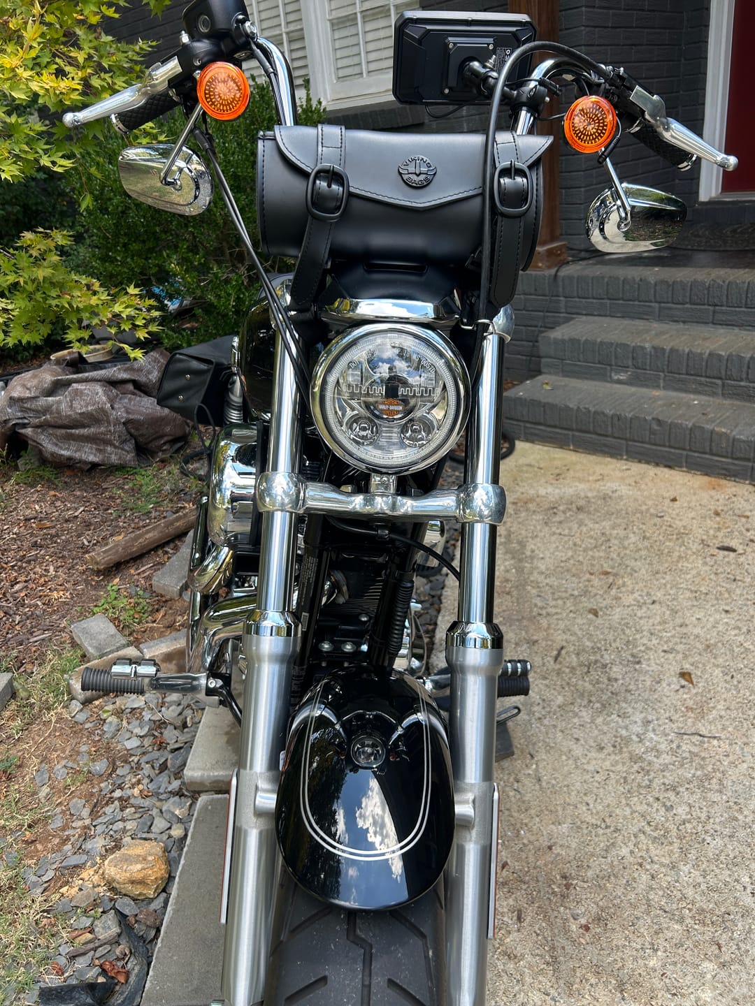 Customer photo review of 2L - Dark Age Plain Leather Motorcycle Handlebar Bag for Harley Davidson