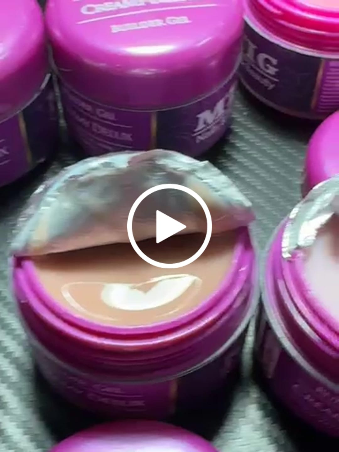 Customer video review of Creamy Delux 4 Builder Gel