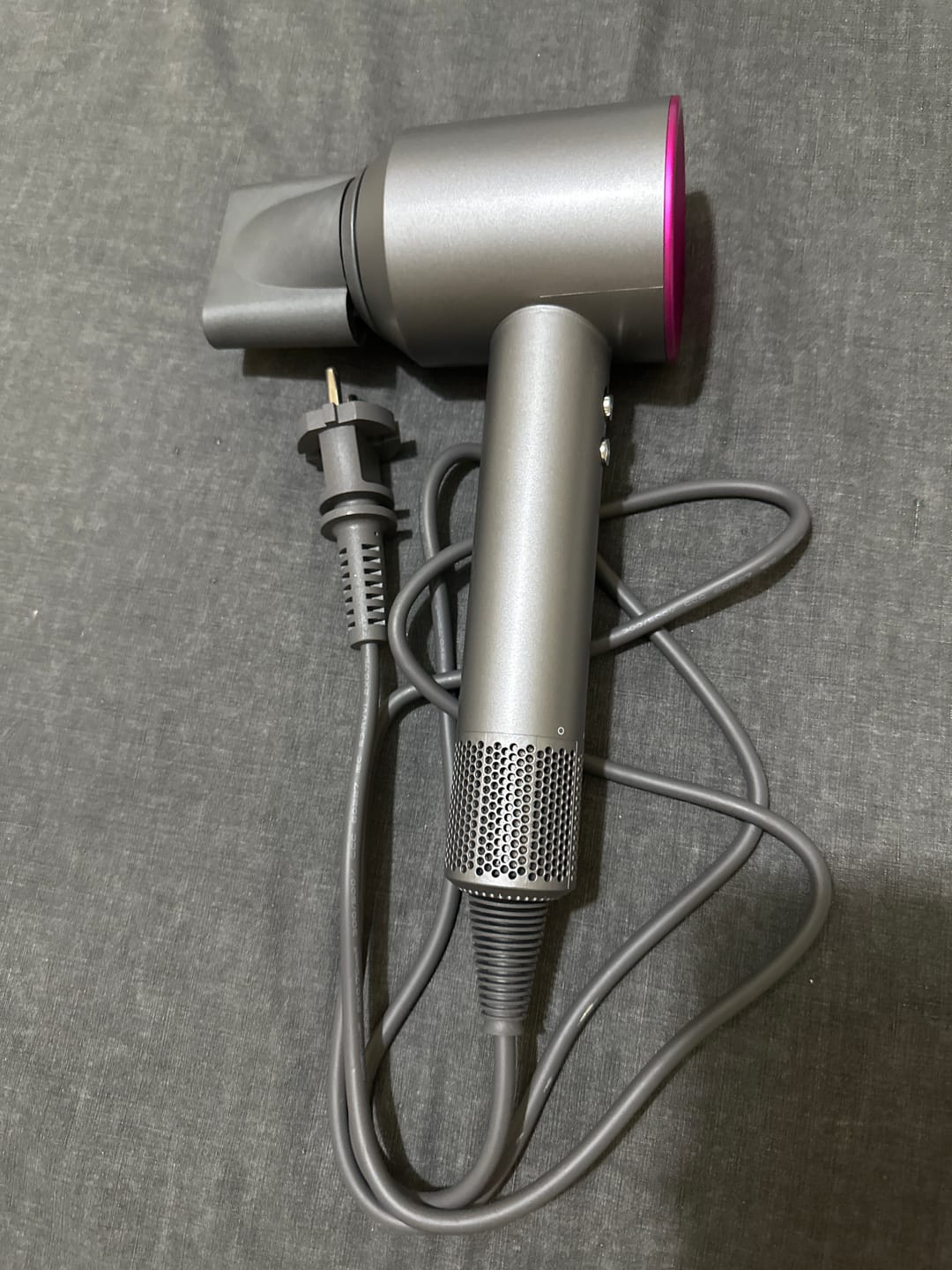 Customer photo review of Secador de pelo profesional con cabezales imantados IonDry