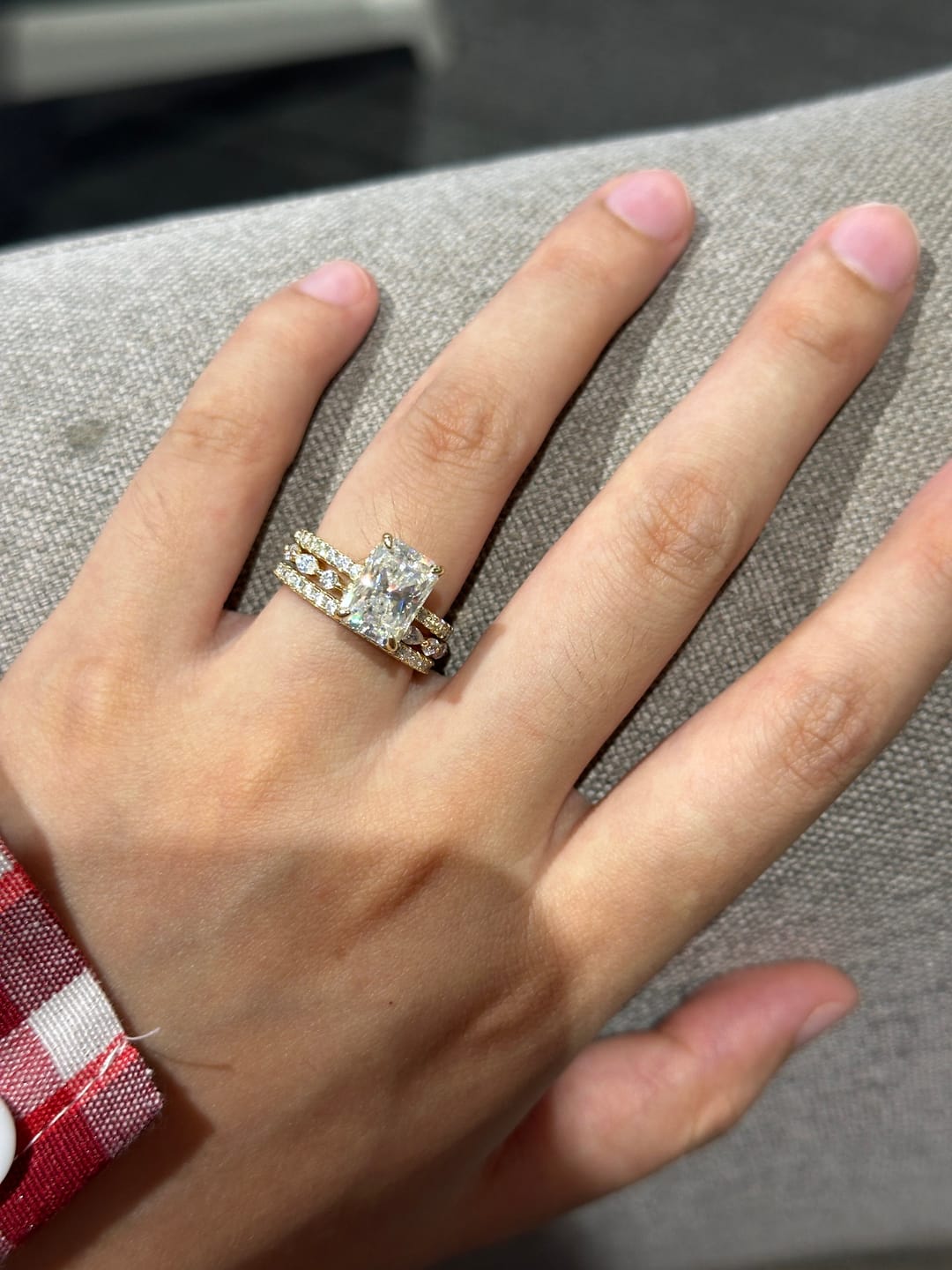 Customer photo review of S925 3.5Ct Radiant Cut 3PC Wedding Ring Set Stackable Rings For Everyday Wear