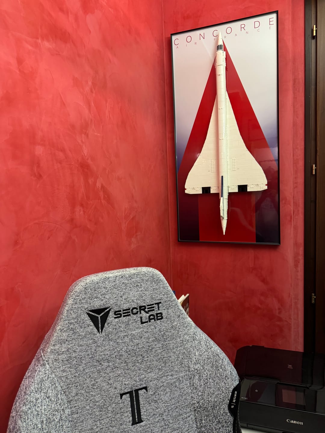 Customer photo review of Wall Display Frames for LEGO® ICONS Concorde 10318