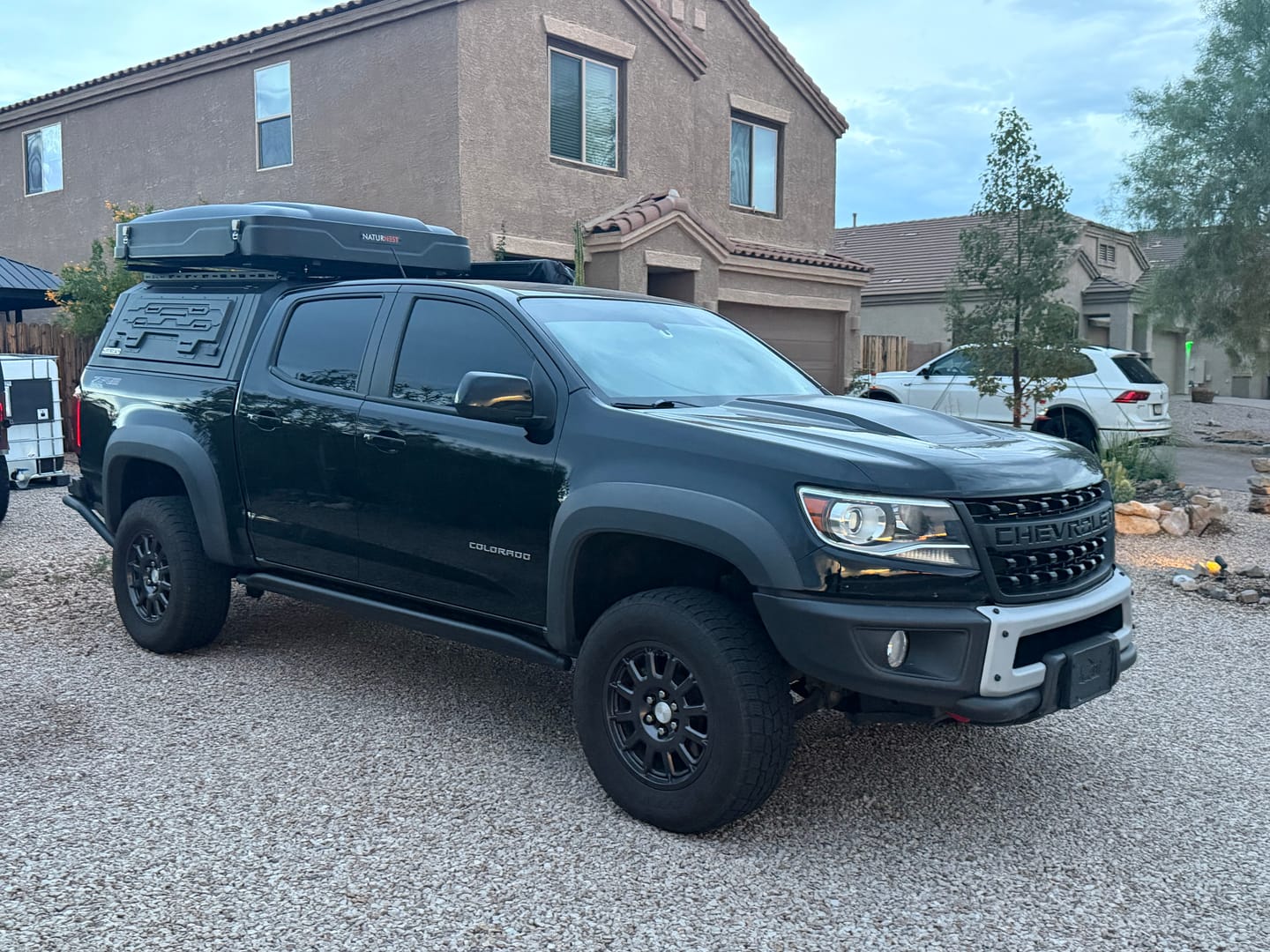 Customer photo review of OPENROAD Aluminum Truck Cap with Three-Color Light