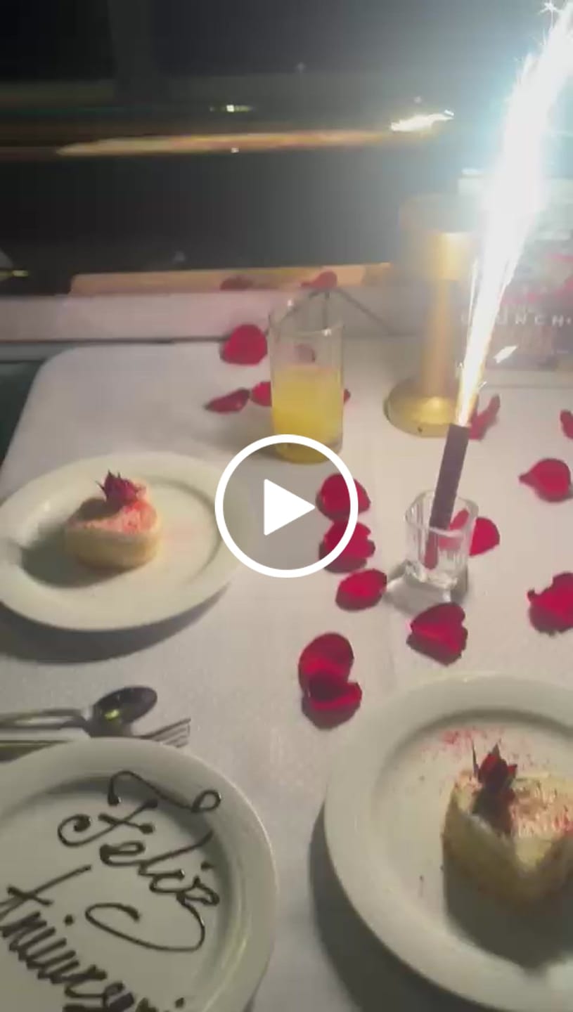 Customer video review of Cena Romántica