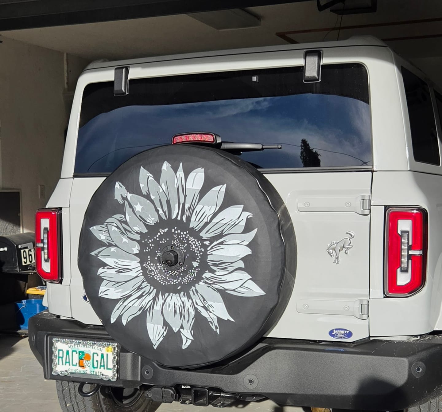 Customer photo review of B&W Sunflower Flag Tire Cover