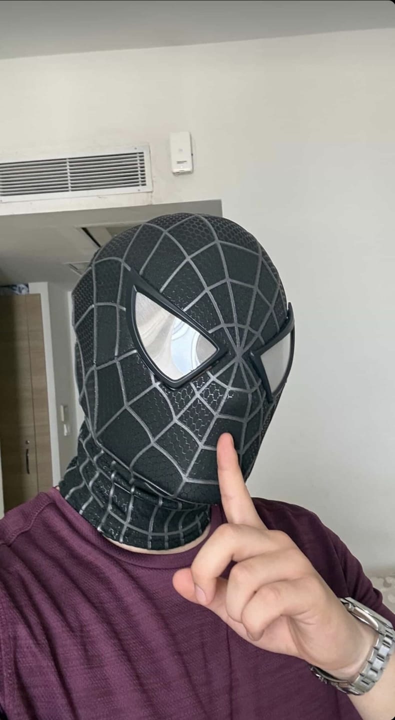 Customer photo review of Tobey maguire özel seri