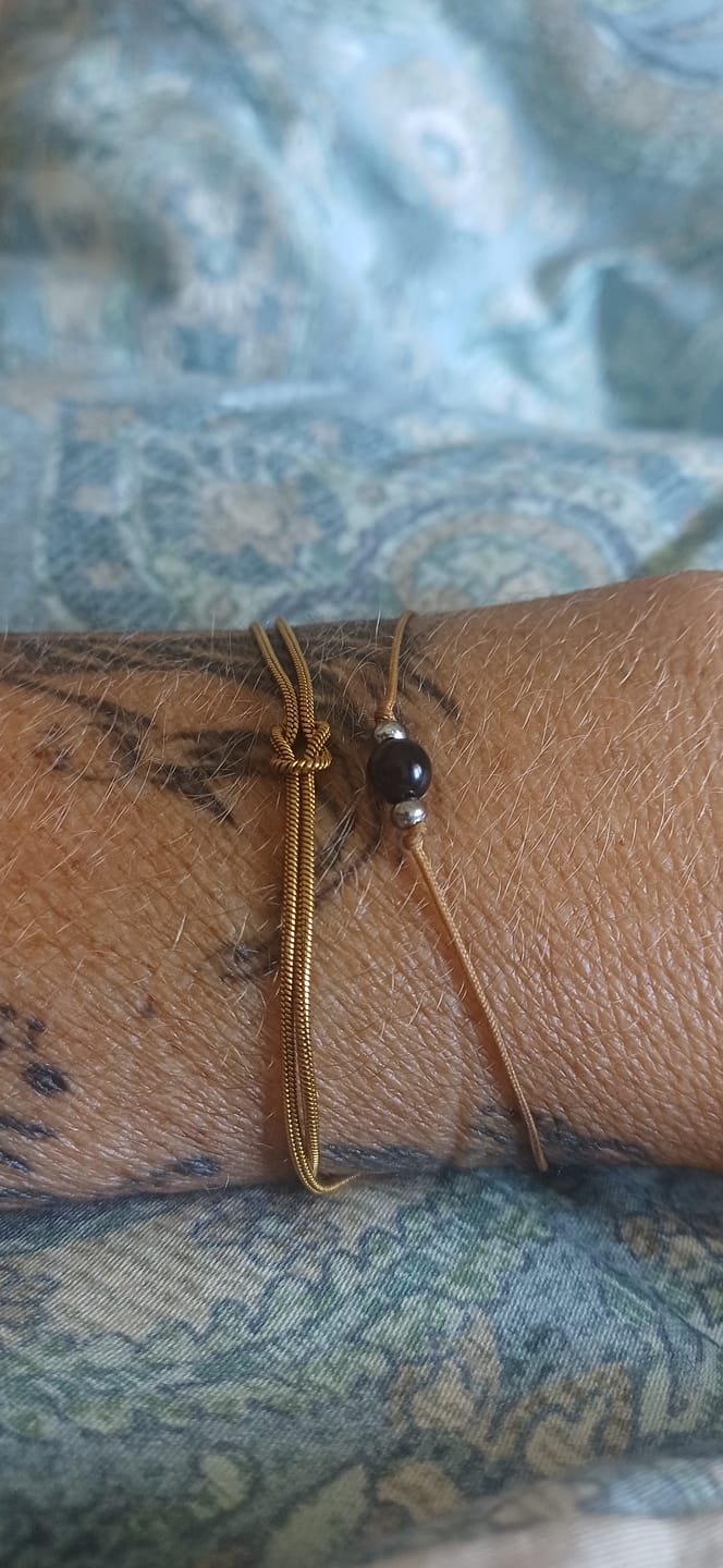 Customer photo review of Obsidian Armband - Naturband
