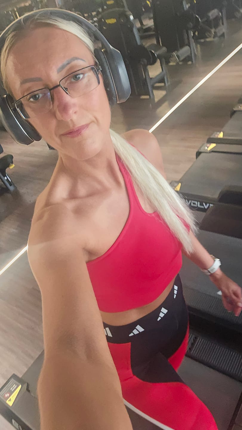 Customer photo review of Vieno peties sportinė liemenėlė FGM04 „Frida" - raudona