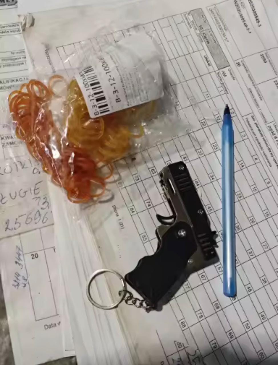 Customer photo review of Mini Pistola Lanza Ligas