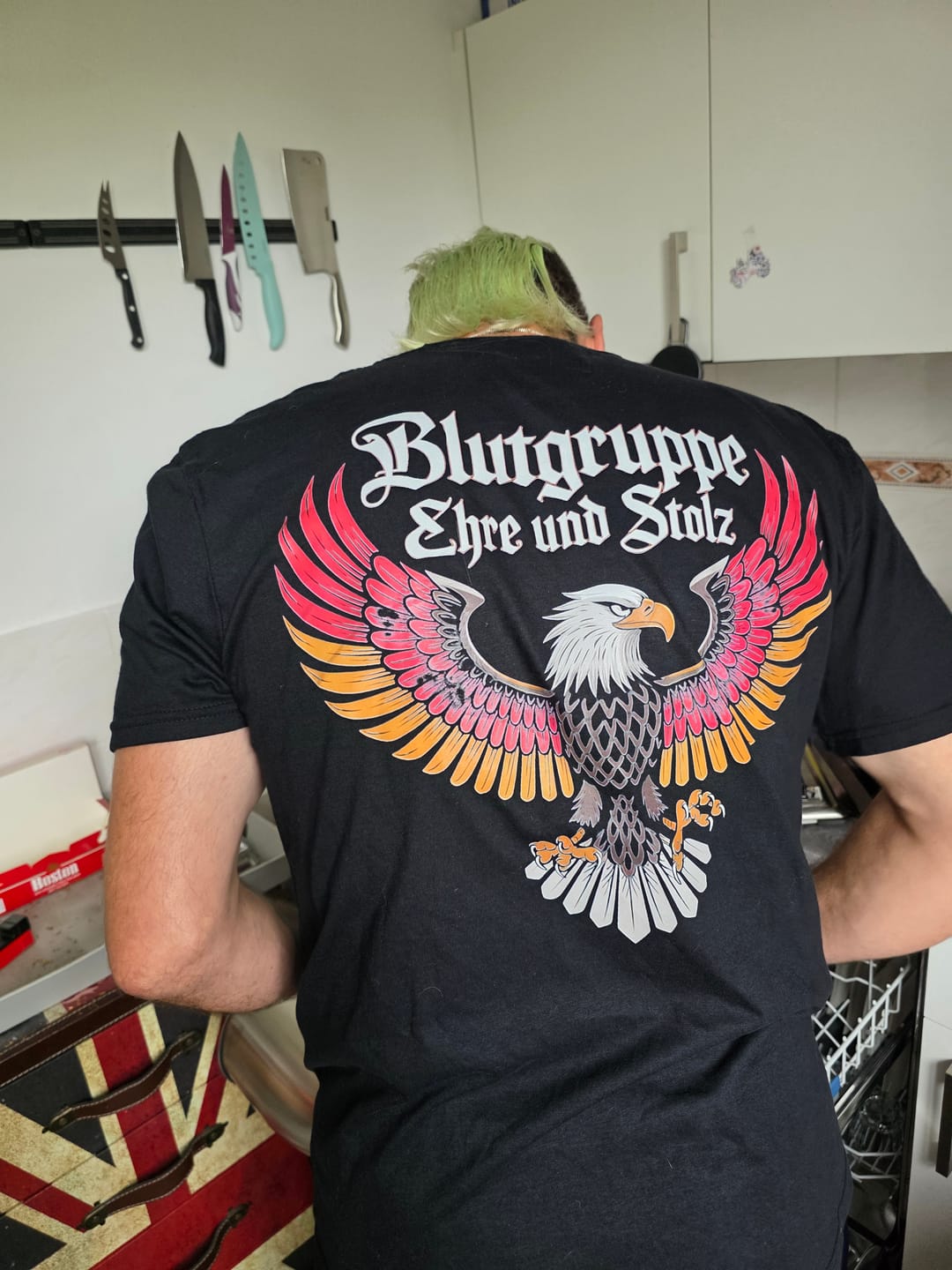 Customer photo review of Ehre und Stolz - Basic Shirt Unisex