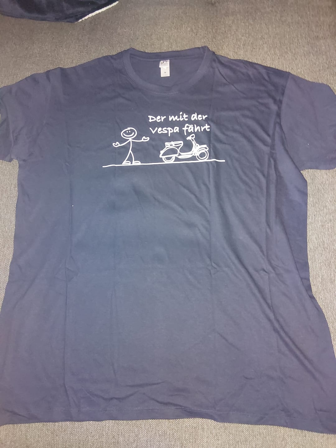 Customer photo review of Der mit der Vespa fährt - Herren Shirt