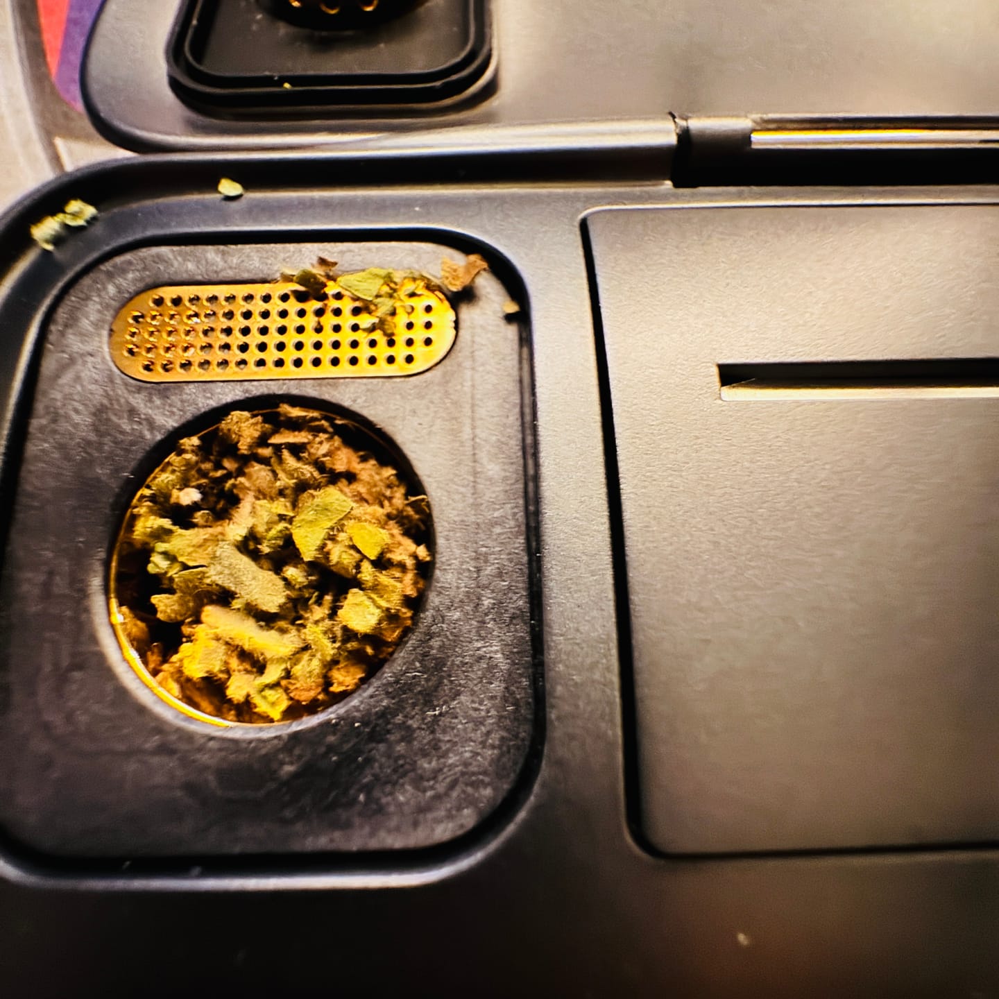 Customer photo review of LEGACY PRO 2 | Herb & Wax Dual Use Vaporizer - Hybrid Heating, Replaceable Battery, Compact Design
