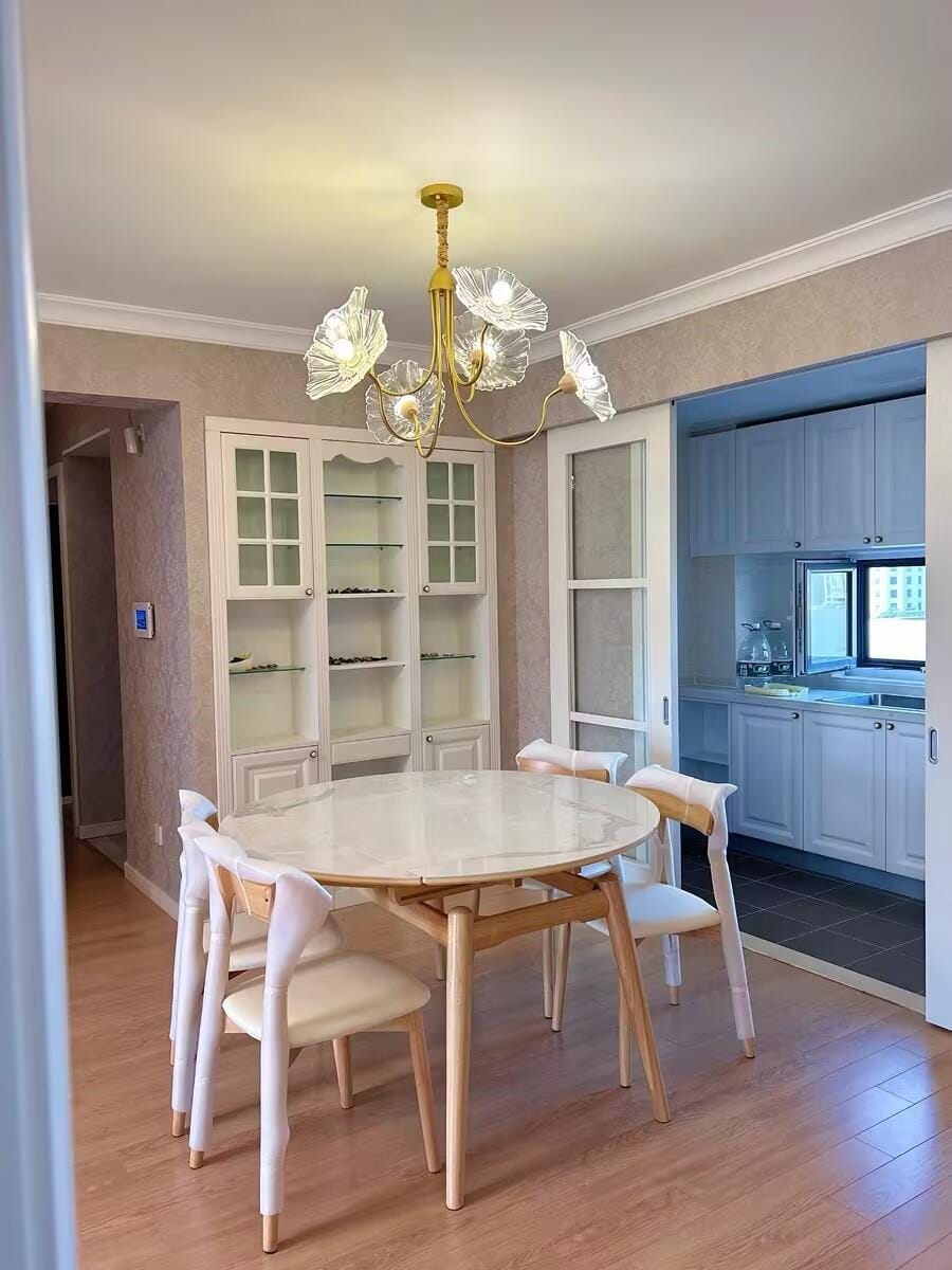 Customer photo review of Chandelier, Frosted Leaf Glass Shades, Gold Frame, E27