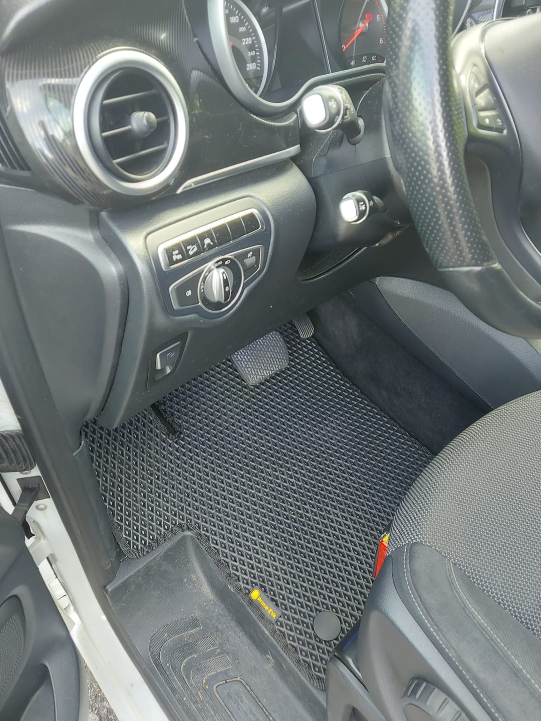 Customer photo review of Fußmatten für Van - Komplettset