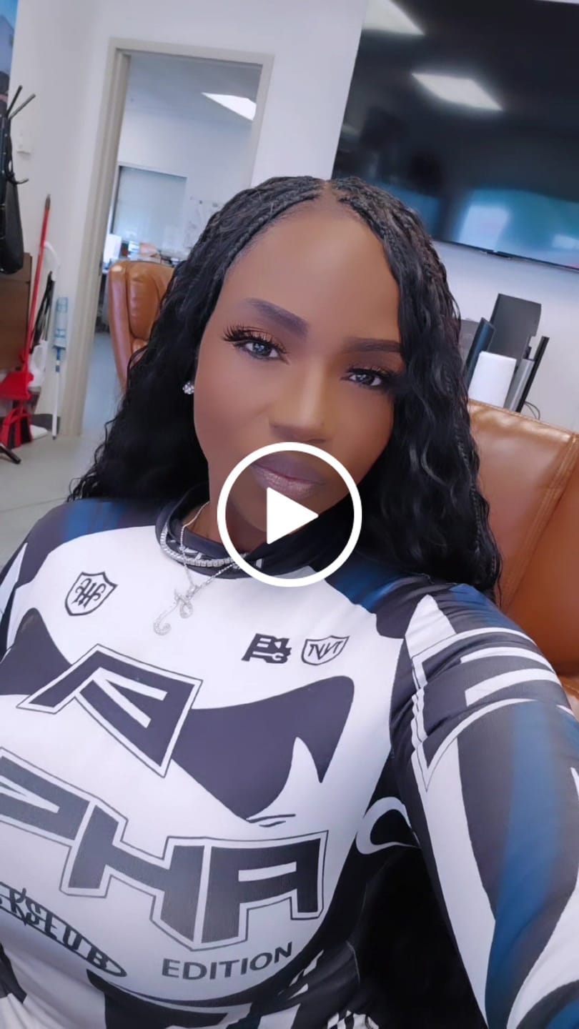 Customer video review of Double Drawn Burmese Natural Wave Human Braiding Hair