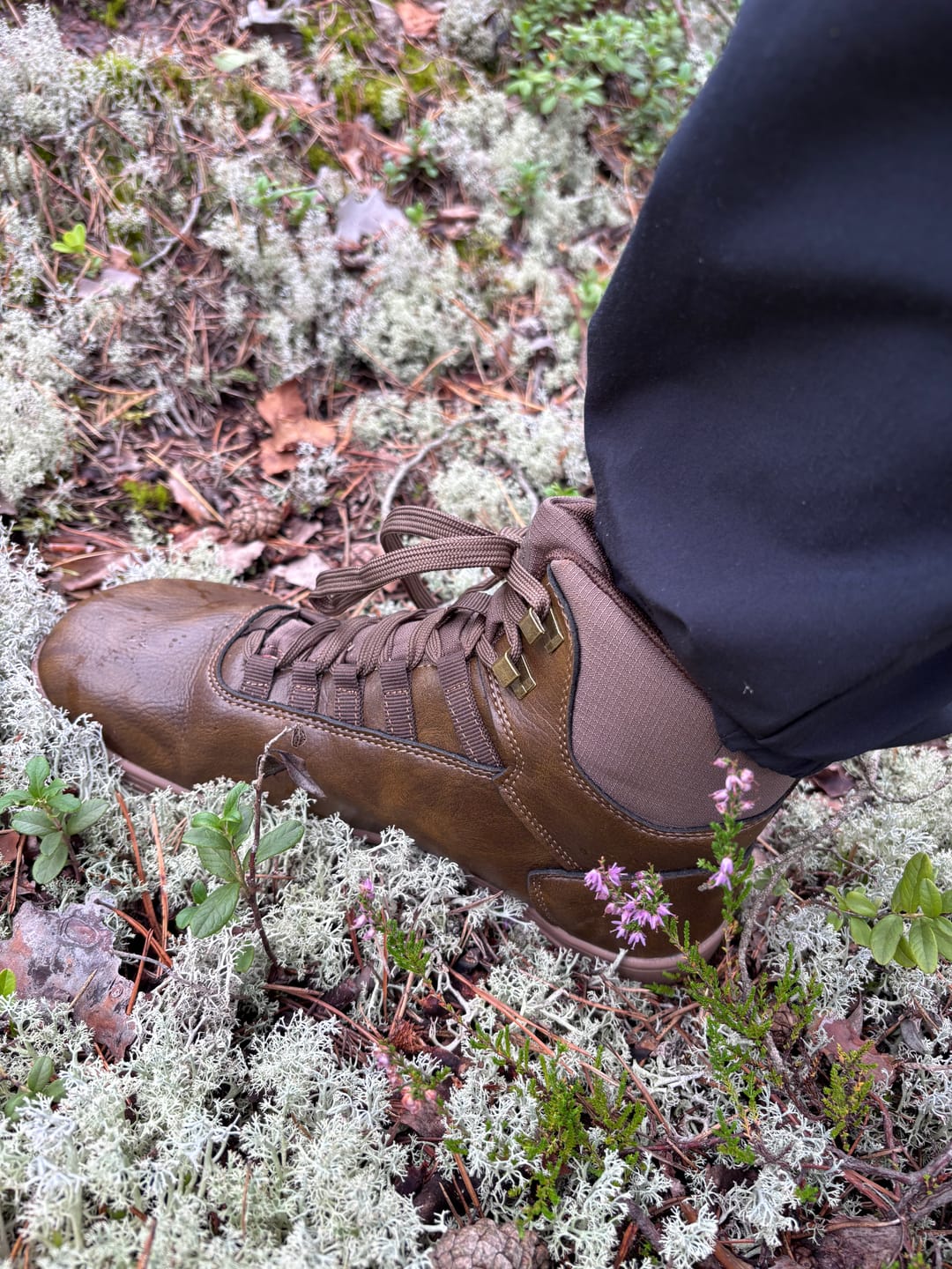Customer photo review of Vaistoa Uoma 2 -paljasjalkavaelluskengät