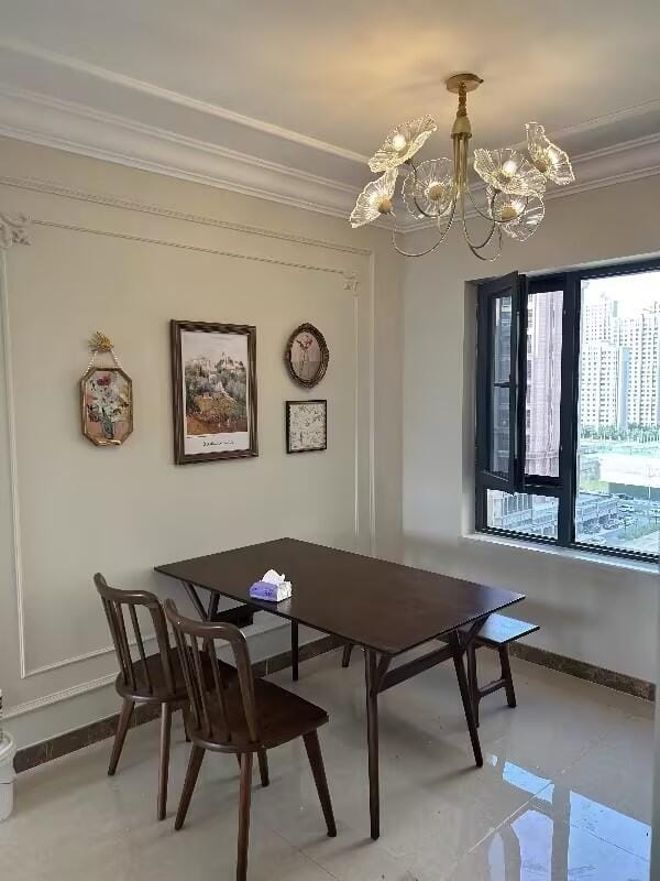 Customer photo review of Chandelier, Frosted Leaf Glass Shades, Gold Frame, E27