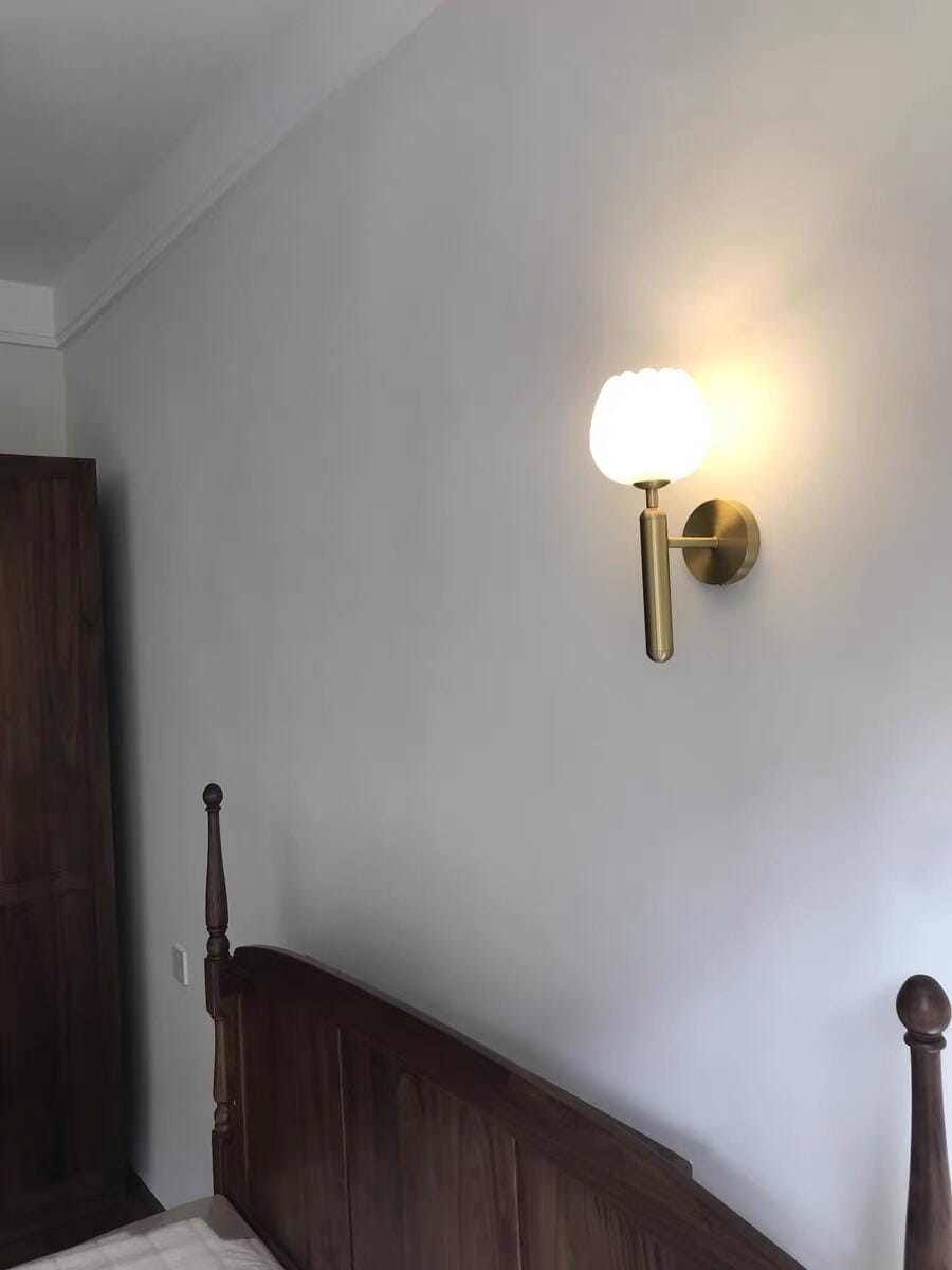 Customer photo review of Wall Lamp Mian, Natural Alabaster Flowers, Brass, E14 Max 15W