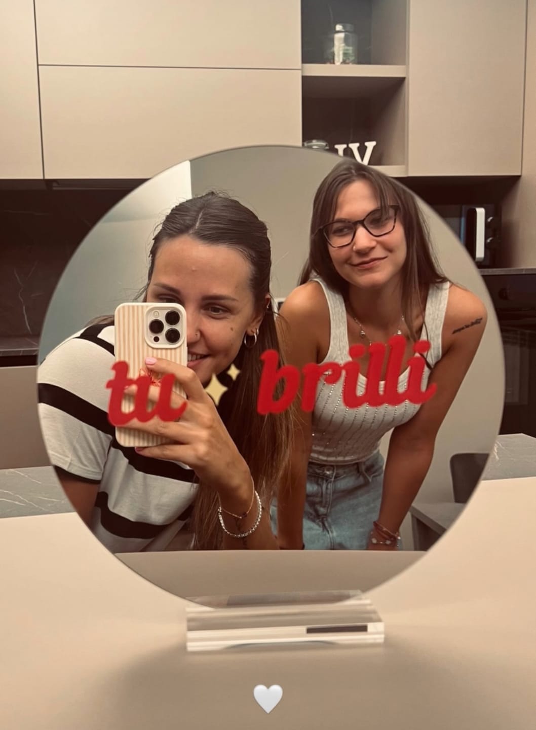 Customer photo review of TU BRILLI | Sparkle Mirror