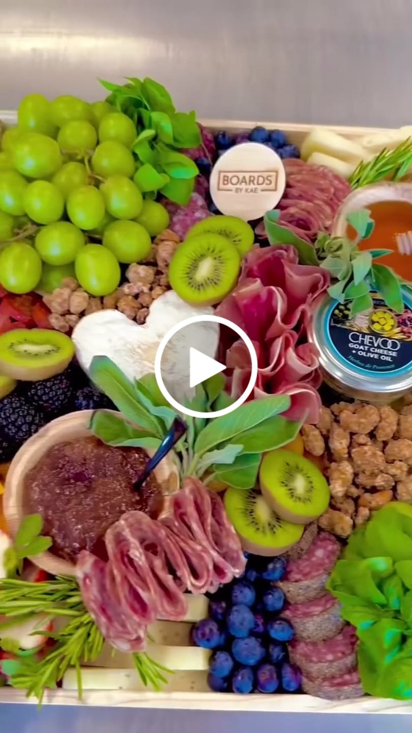 Customer video review of 18" x 18" Large Wooden Tray
