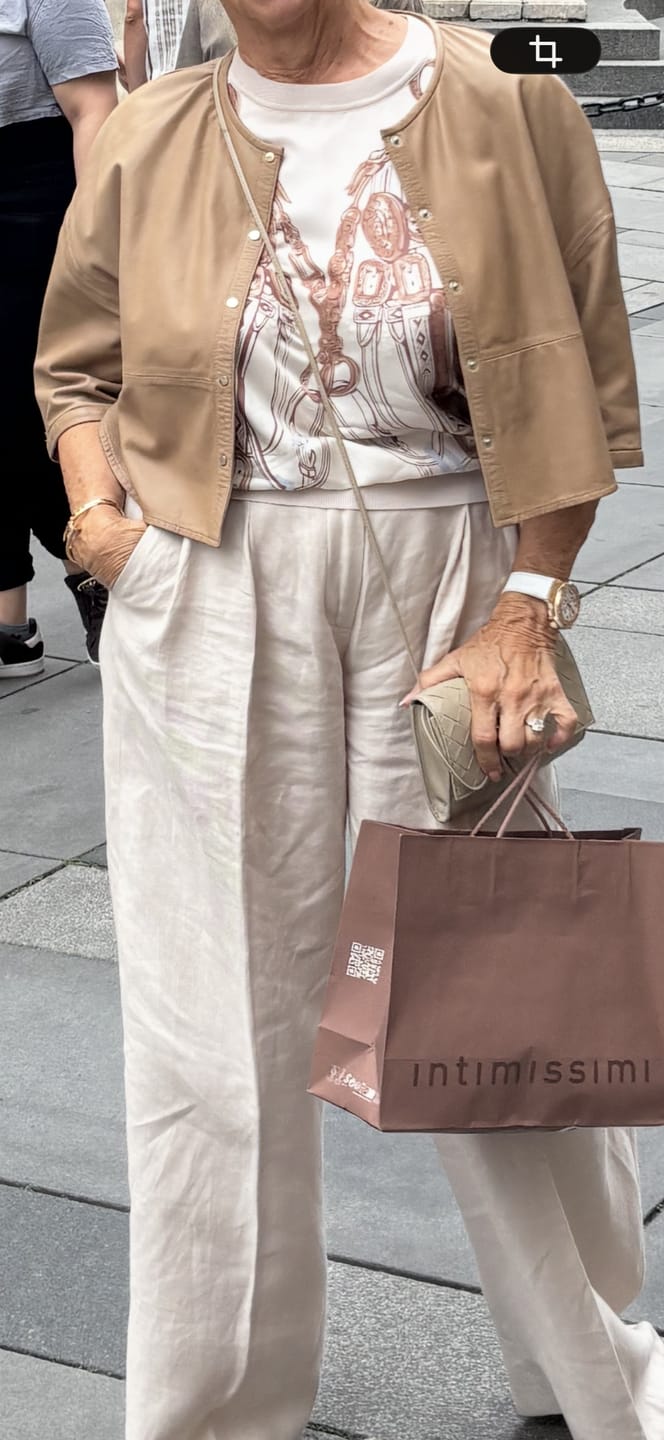 Customer photo review of HM Brides de Gala Gold Sweater & Trousers Set Silk 402615