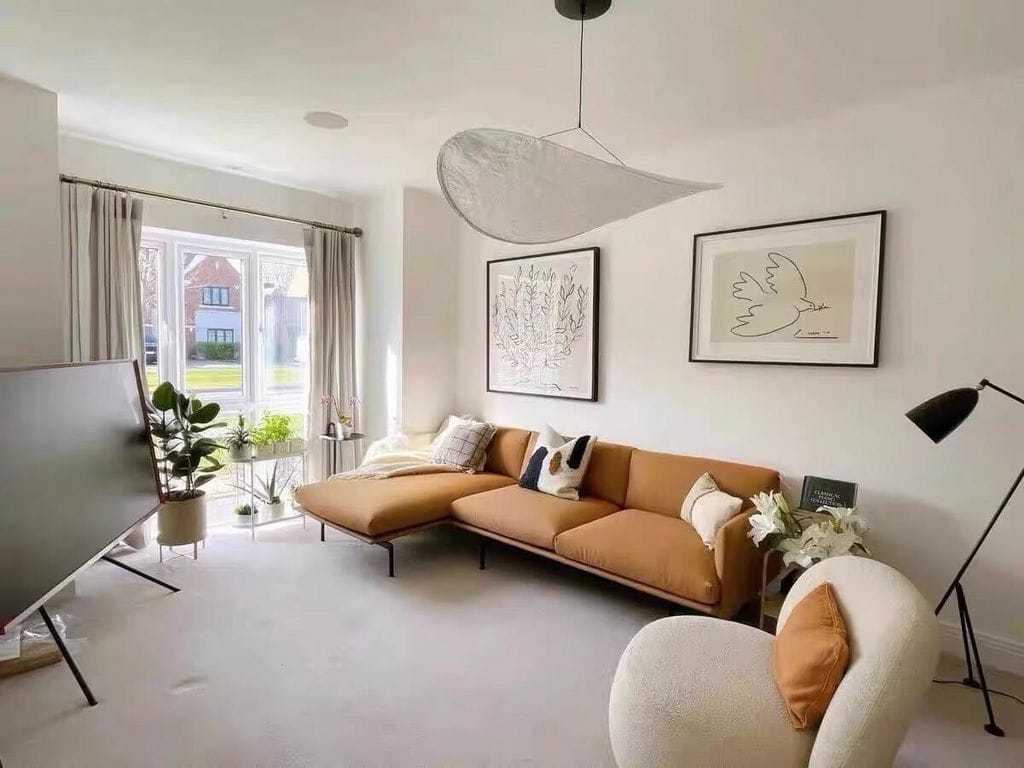 Customer photo review of Pendant Light, Tense, Mulberry Silk Diffuser, Black Frame, LED, Dimmable