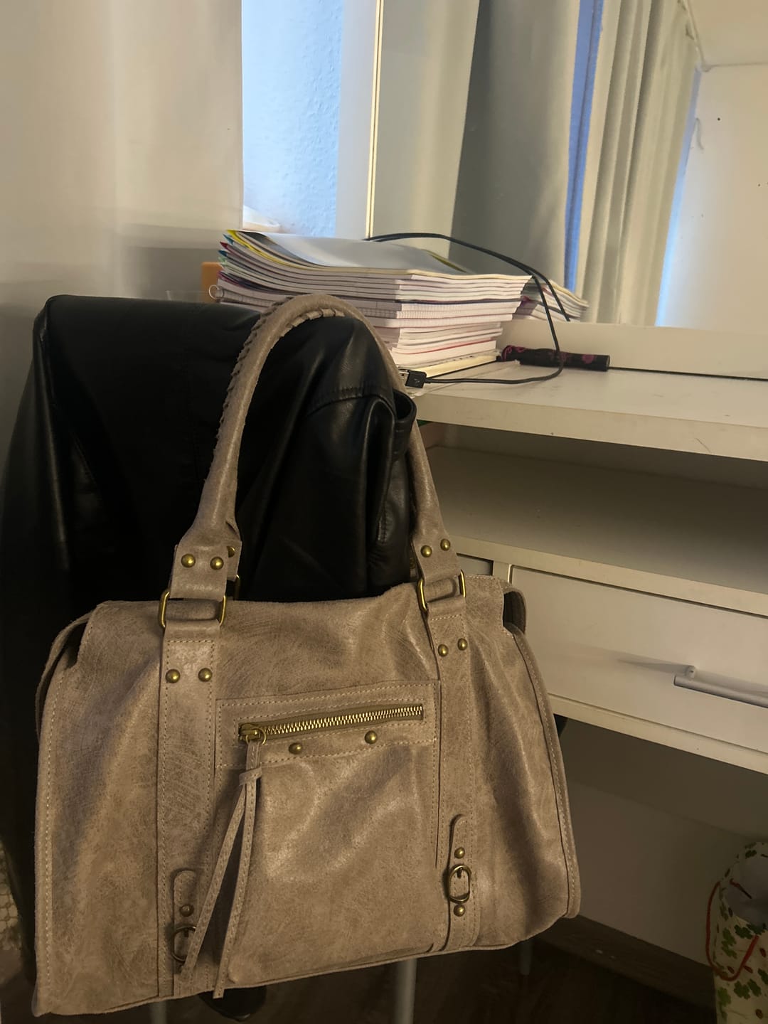 Customer photo review of It girl bag taupe