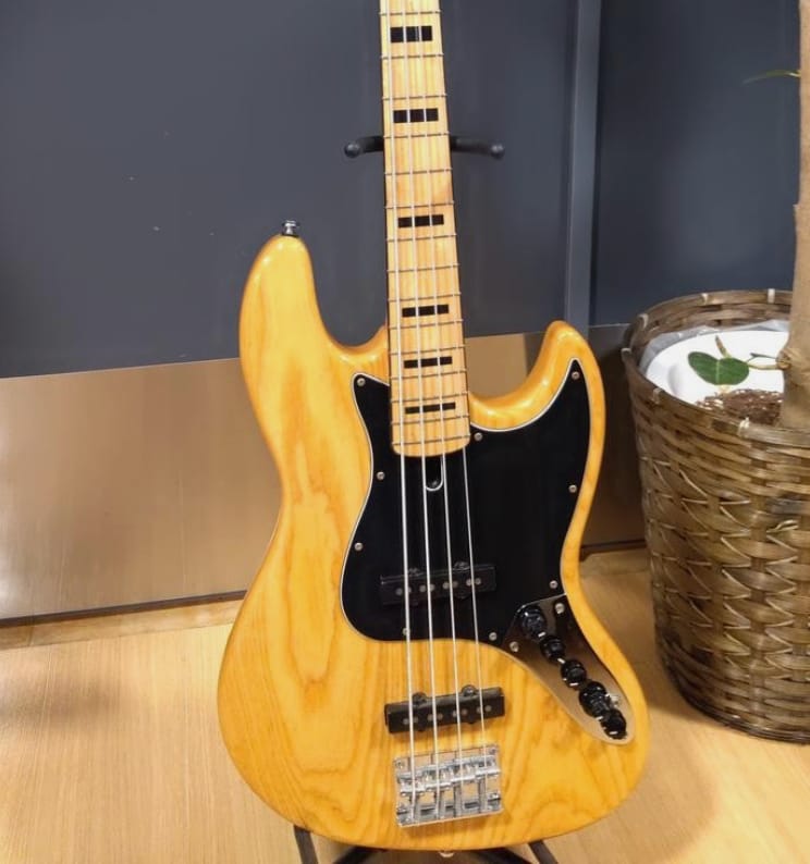 Customer photo review of Sire V7 Vintage Ash Natural (2nd Gen) - Bajo Eléctrico