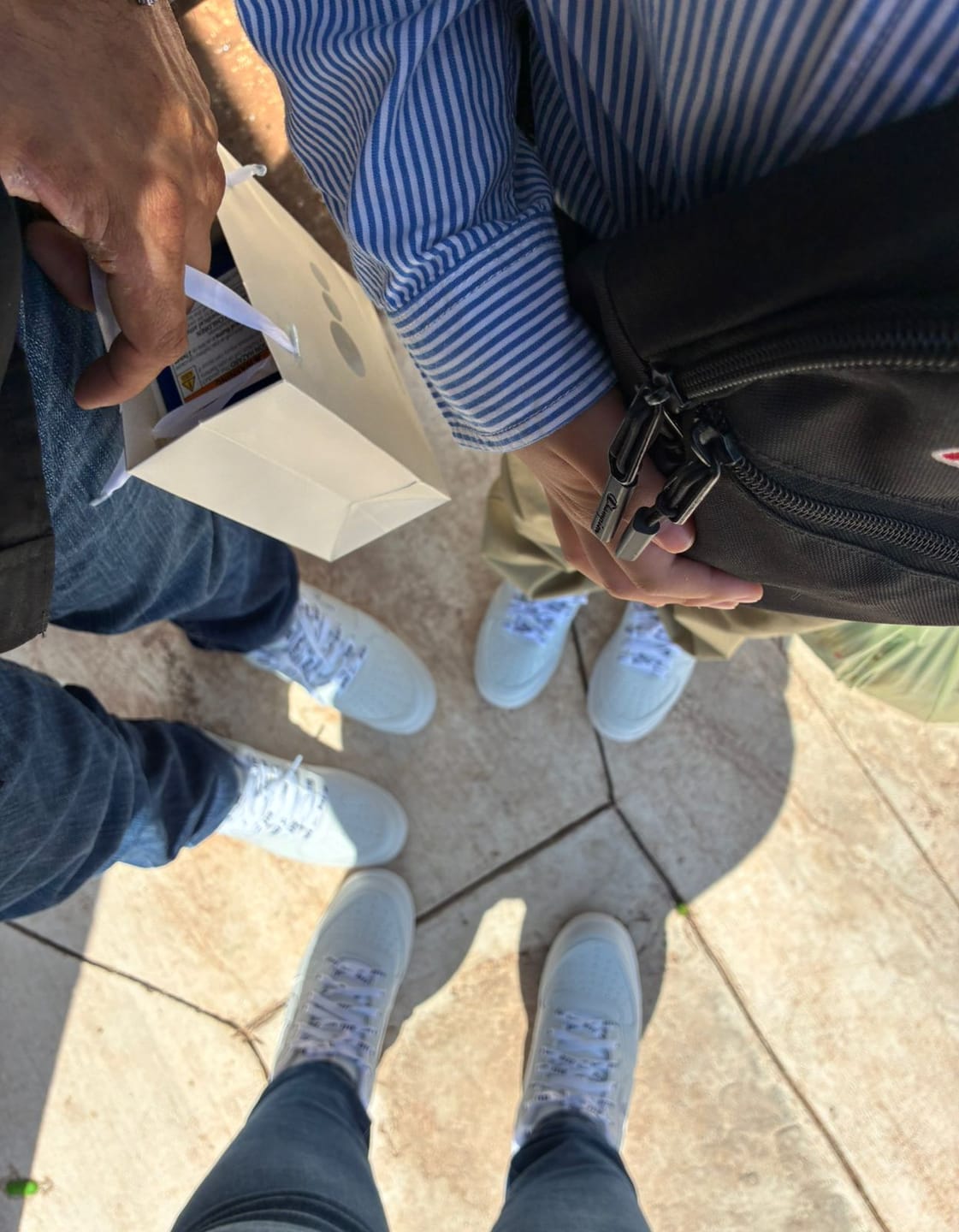 Customer photo review of Tenis 275 Blanco Total