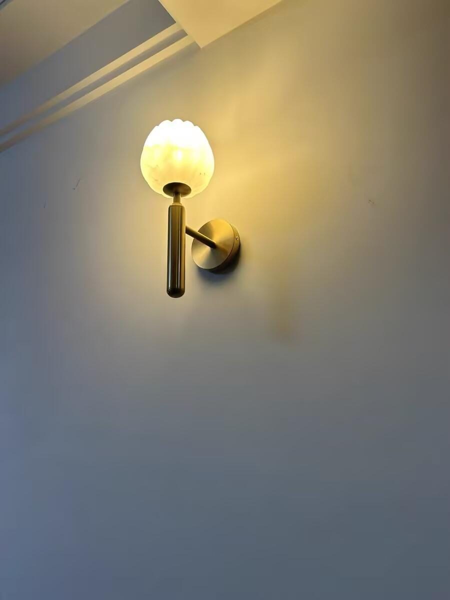 Customer photo review of Wall Lamp Mian, Natural Alabaster Flowers, Brass, E14 Max 15W