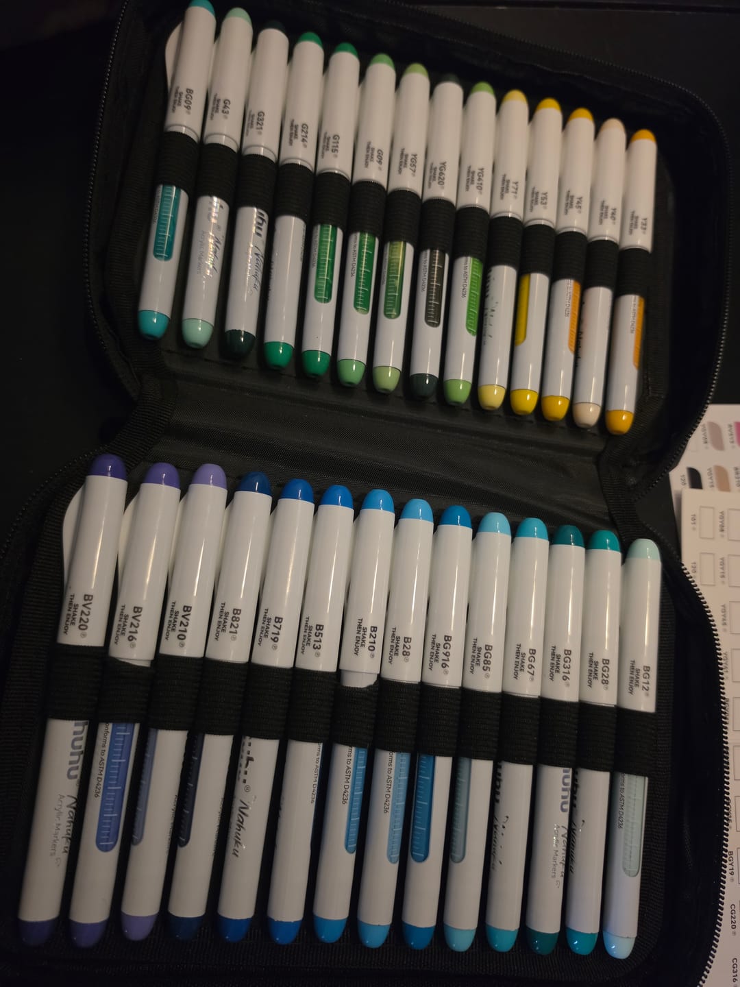 Customer photo review of Ohuhu Nahuku Direct-ink Acrylic Markers