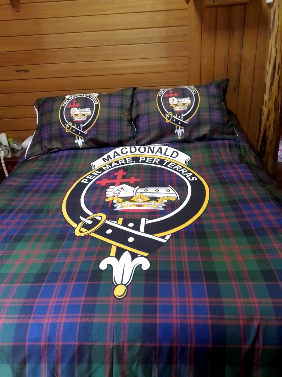 Customer photo review of MacDonald (McDonald) Tartan Bedding Set with Family Crest