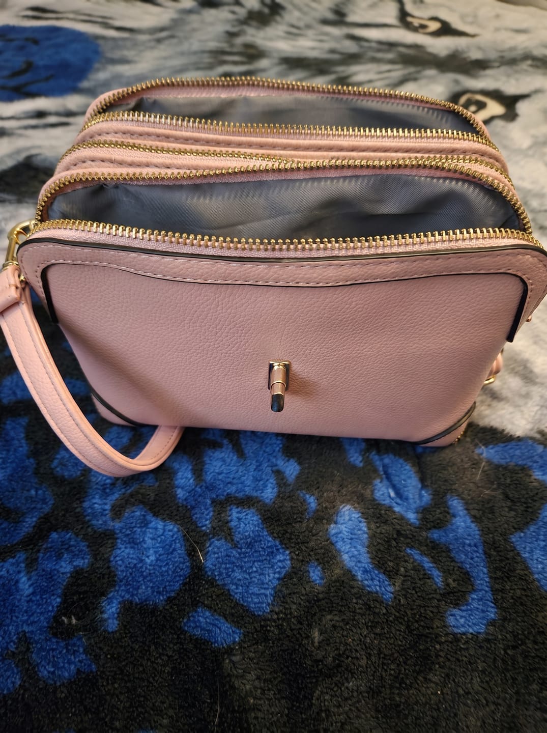 Customer photo review of Mia