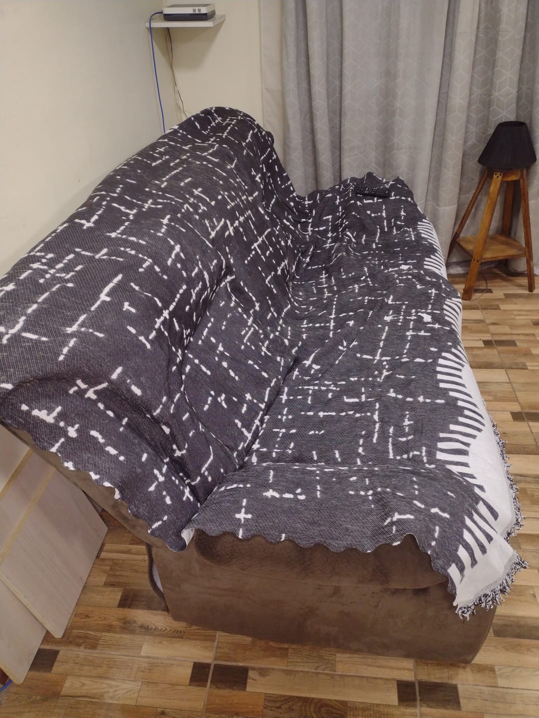 Customer photo review of Frazada Reversible 2 en 1 Cubresofá Manta Premium De Living Dormitorio Sillon 180x230cm
