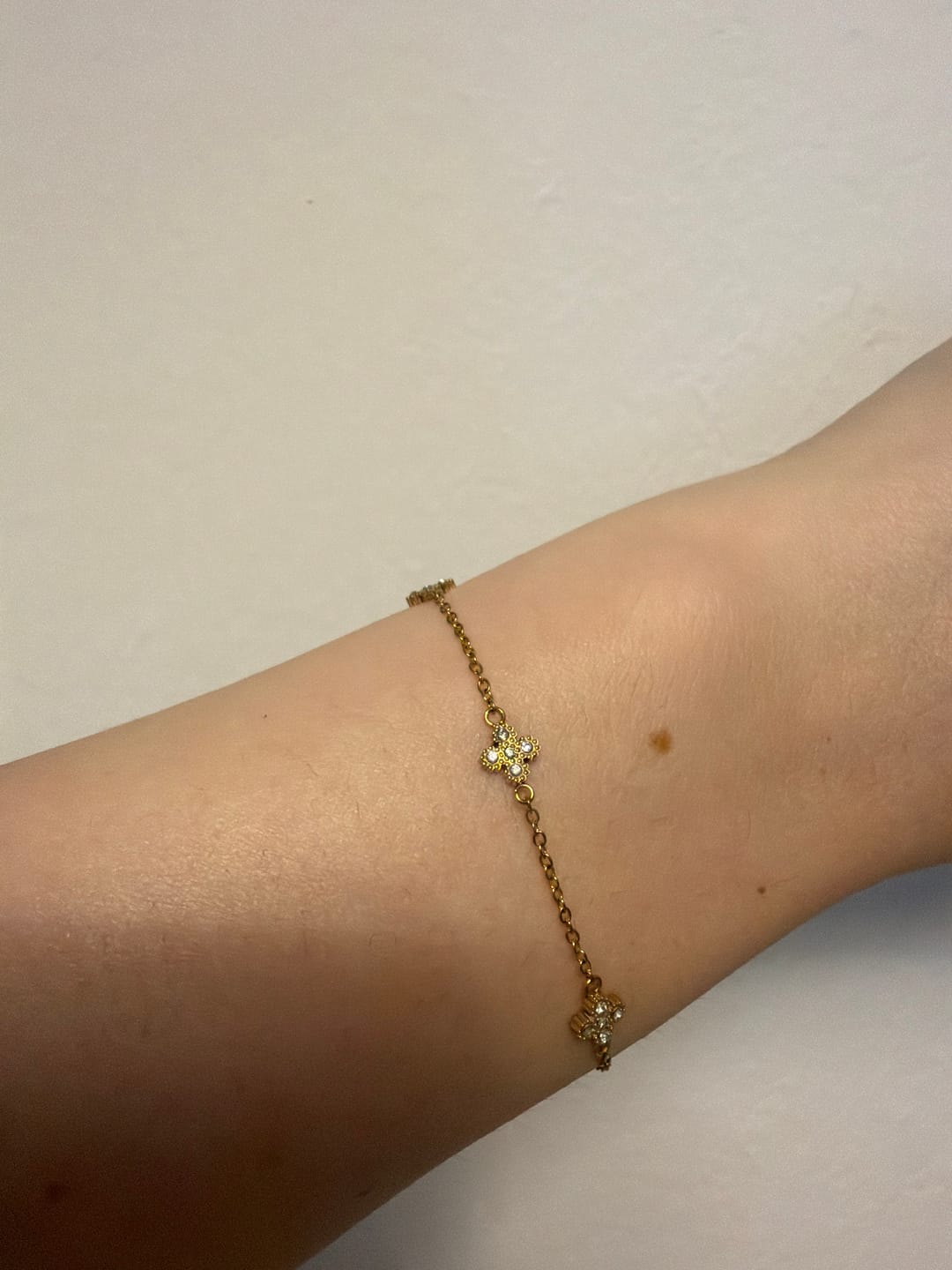 Customer photo review of Pave Flower Armband 14K Vergoldet