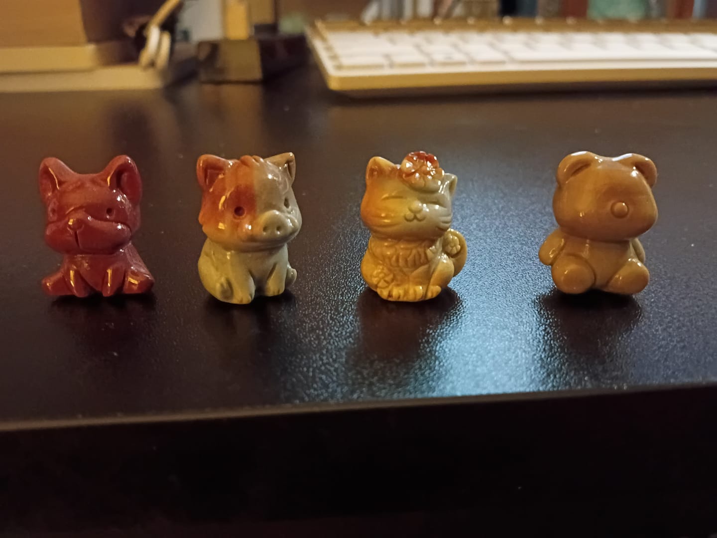Customer photo review of Natural Crystal Lovely Alashan Agate French Bulldog Carving