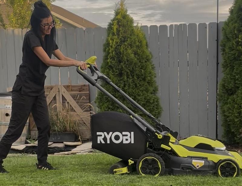 Customer photo review of XT1 Enduro LT 42 In. 547Cc Engine with Intelli Power Hydrostatic Drive Gas Riding Lawn Tractor