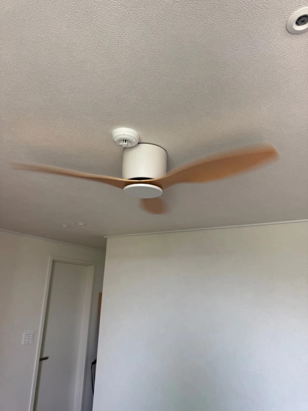 Customer photo review of Low Profile Ceiling Fan – 42/52 Inch, White, Wood, or Black Finish