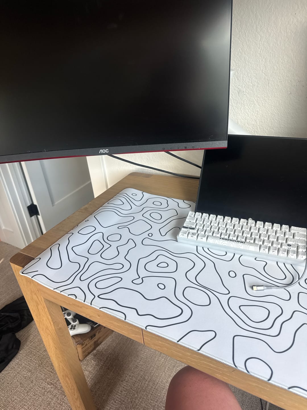 Customer photo review of White Topo Mousepad